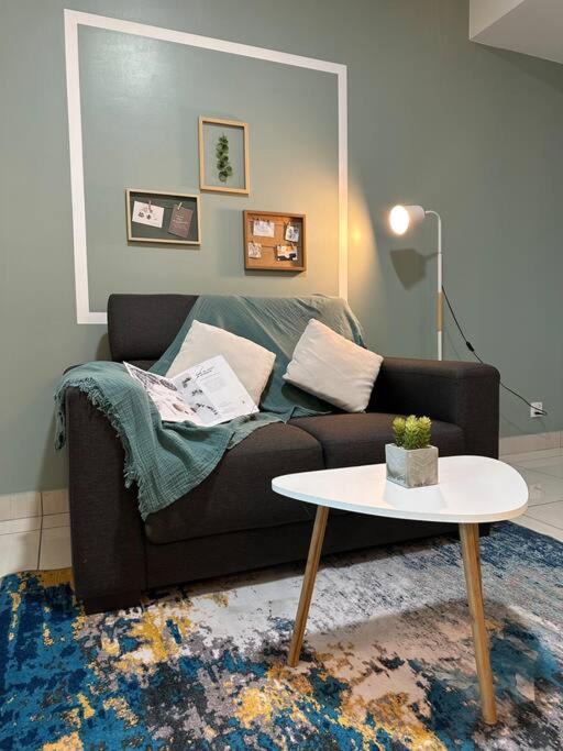 Nusajaya Apartment | Almas suites Cozy NETFLIX100mbps By STAY
