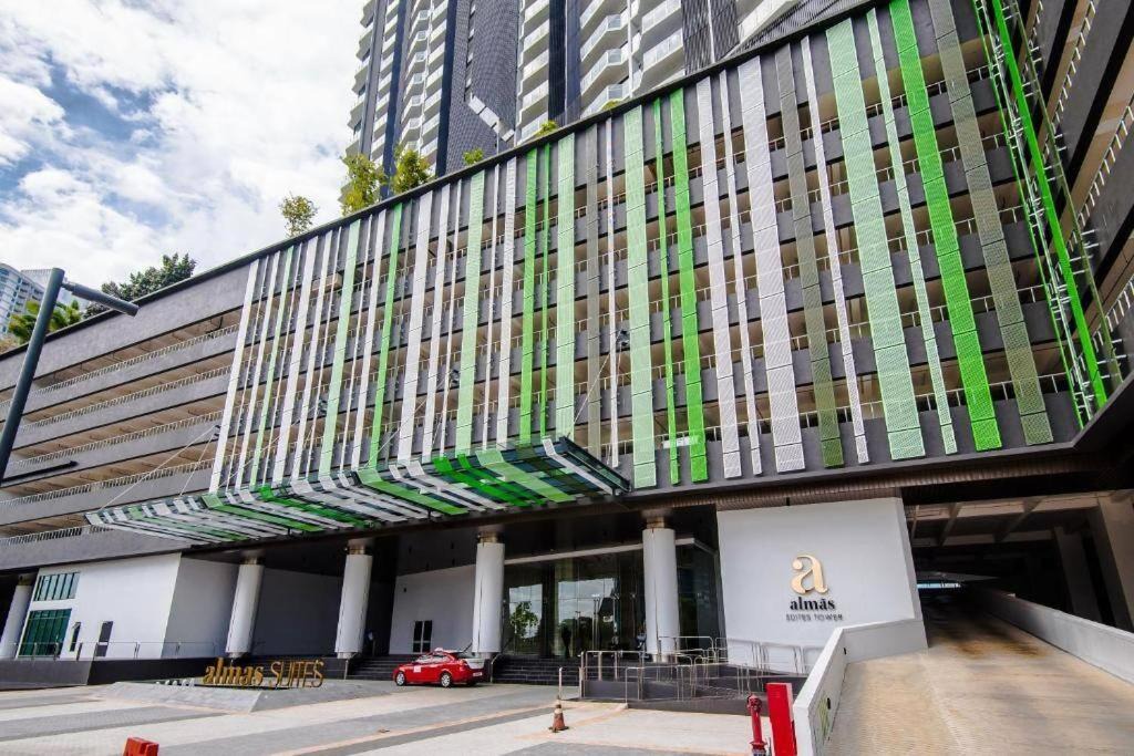 Nusajaya Apartment | Almas Suites Studio Netflix Puteri Harbour By STAY