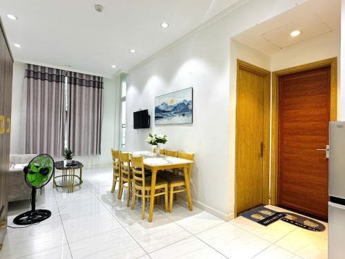 Long Xuyen Apartment | ALPHA HOMESTAY MARINA 2 Phòng Ngủ View Sông