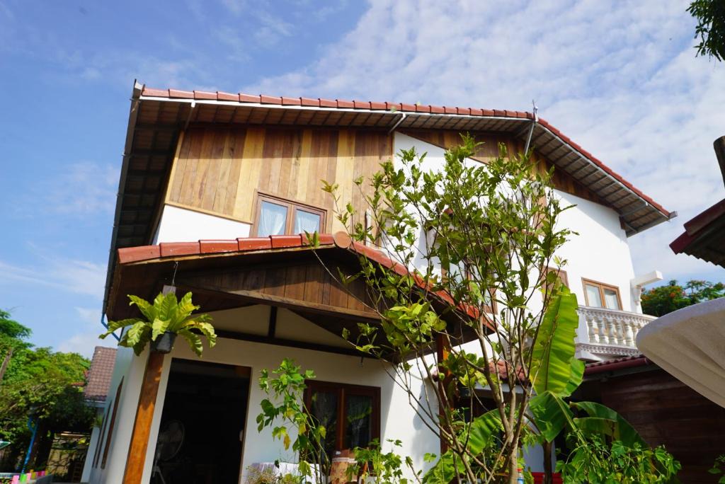 Sangkat Sla Kram Bed & Breakfast | ANGKOR DINO B&B