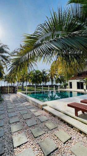 Rote Island Resort | Anugerah Surf & Dive
