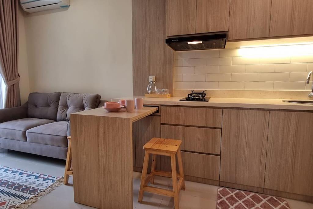 Ragunan Apartment | Apt Pejaten Park 1BR Latte w/Netflix