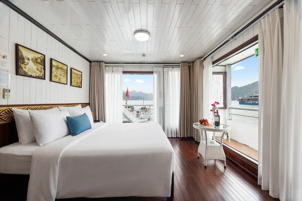 Ha Long Boat Rental | Aqua Legend Cruise - Lan Ha Bay