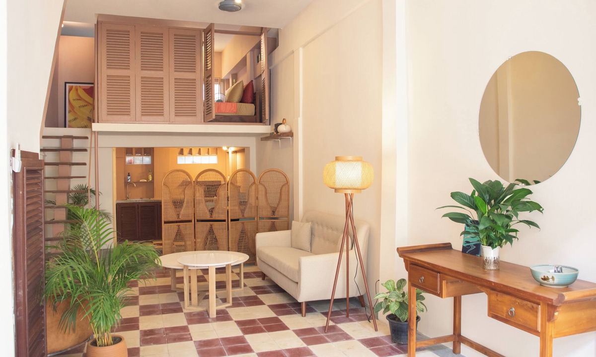 Daun Penh House | Artsy Cocoon 1-bedroom Khmer-Deco loft in Central Phnom Penh