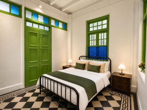George Town Bed & Breakfast | Arvena Living