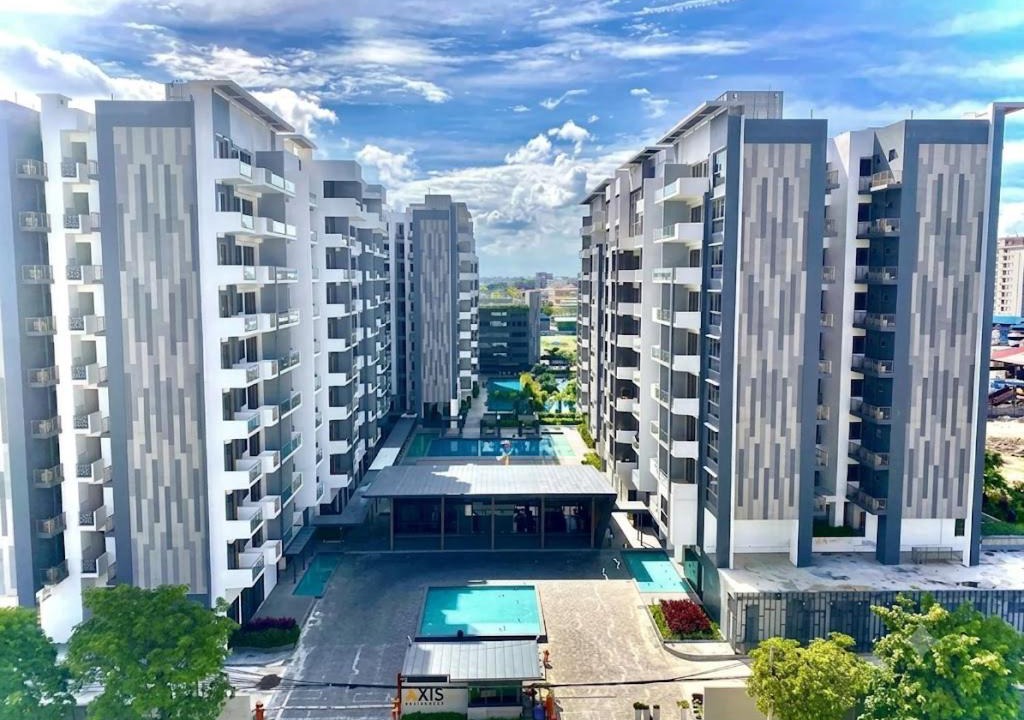 Ruessei Kaev Hotel | Axis Residences By The Team