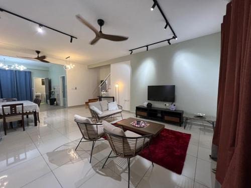 Kota Warisan House | Ayden Modern Homestay
