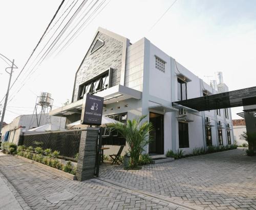 Lumajang House | B Syariah Guest House