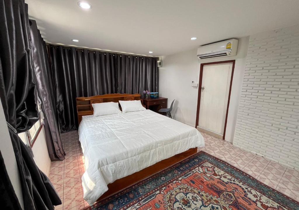 Taling Chan Apartment | Baan Saen Saran guest house