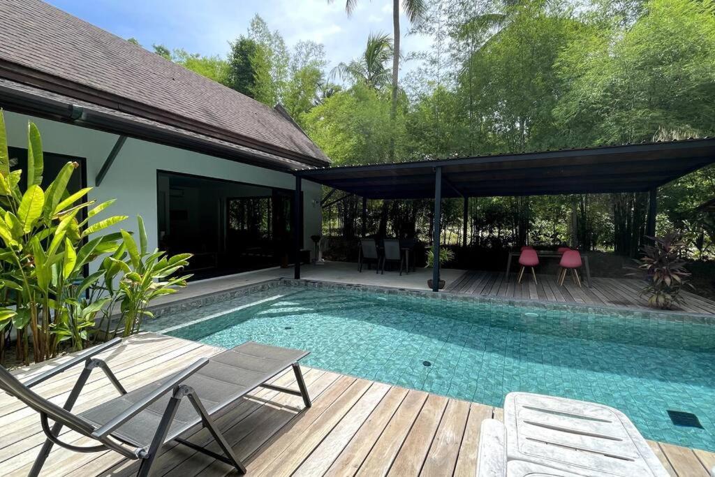 Hin Hong Villa | Baan Thanot, a private villa with swimming pool.