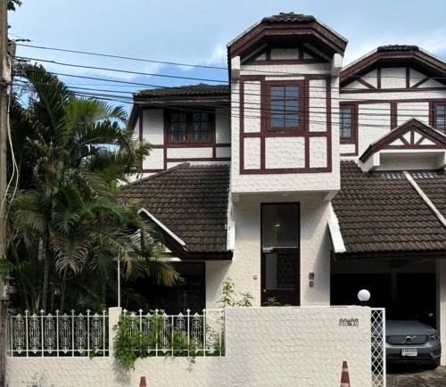 Samsen Nai House | Baanphahol2