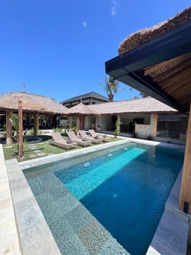 Sekongkang Resort | Baha Baha Villas West Sumbawa Yoyos Wellness Center, Gym, Yoga, Skate Park, Bar & Cafe