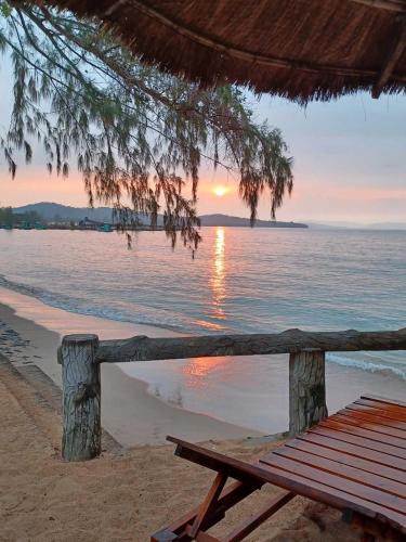 Cua Can Village Resort | Bamboo Cottages