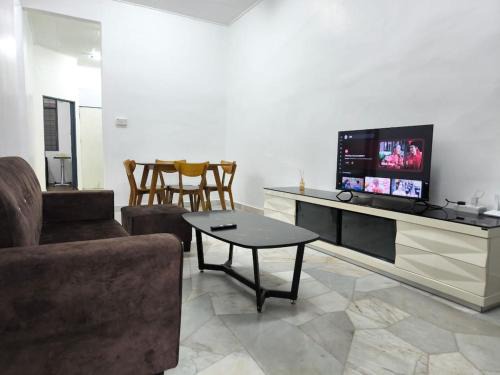 Batu Pahat House | Banang Jaya Homestay with 3 bedroom 2 bathroom