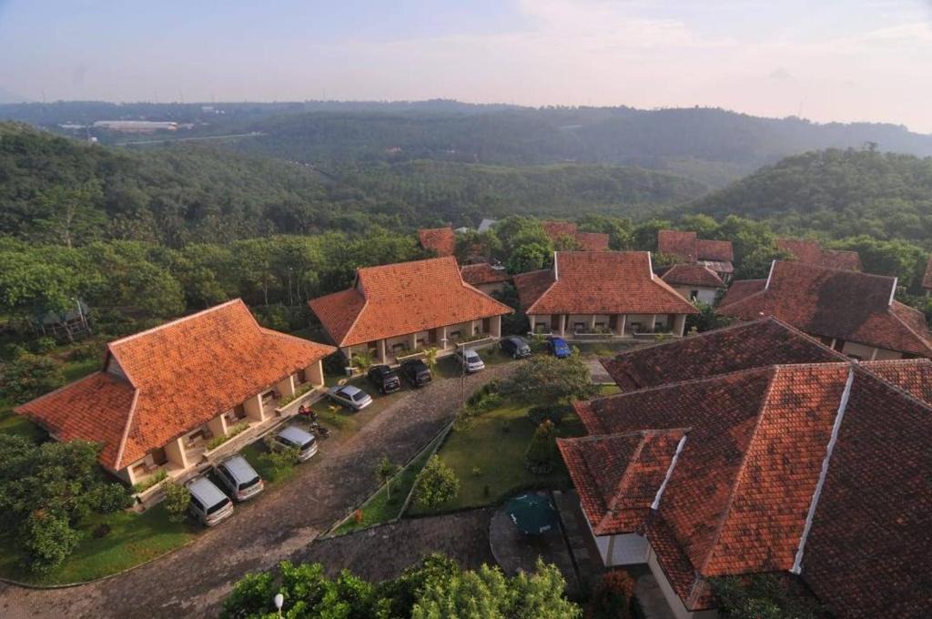 Ambarawa Villa | Banaran 9 Resort Hotel