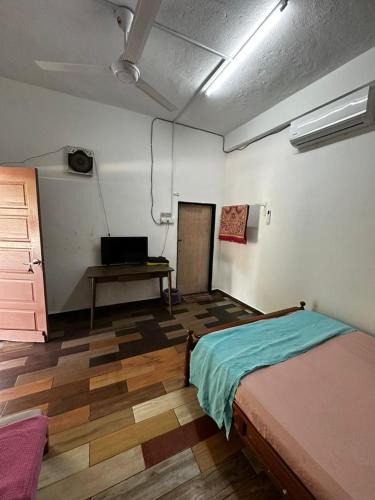 Batu Buruk House | Batu Buruk roomstay 2