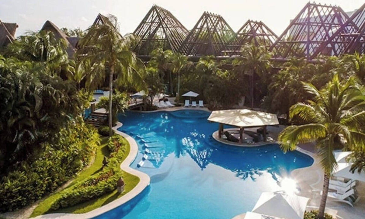 Playacar Resort | Be in the center of the action at the Mayan Palace One Bedroom Suite.