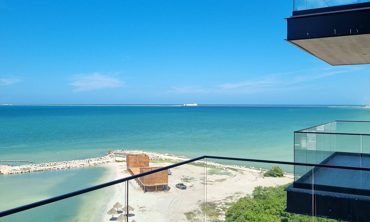 Merida Apartment | Beachfront Oceanview Luxury Apartment (sleeps up to 8) Yucalpeten Resort Marina.