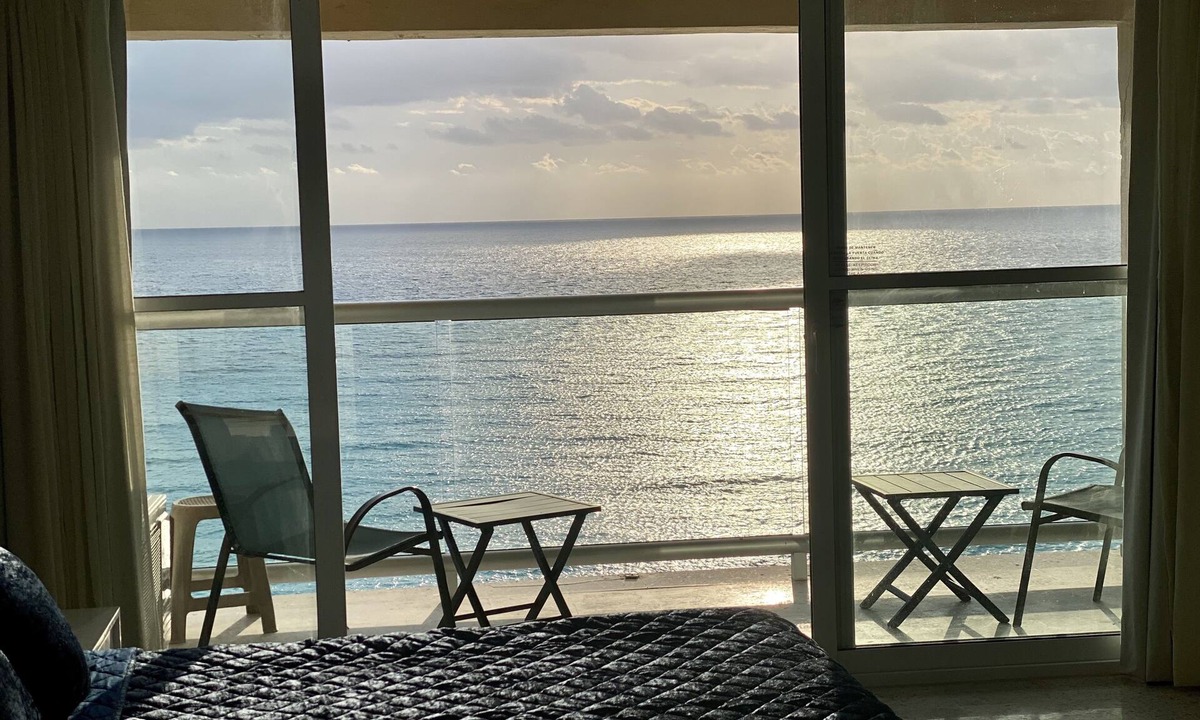 Punta Cancun Condo | Beachfront PENTHOUSE - Best Views + 3-Beds + 2 Balconies + Maid Service