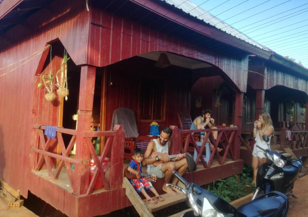 Ban Lung House | Bee Bee's Chalets home stay and trekking
