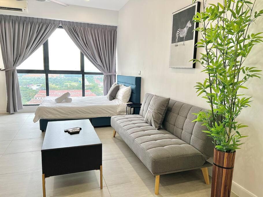 Kota Warisan Apartment | Bell Suite Sunsuria City by MOKA