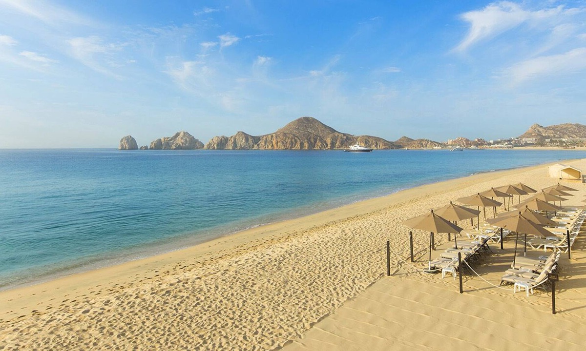Cabo San Lucas Resort | Best Resort in Cabo, Right on Medano Beach, Wonderful Staff, Gourmet Dining, spa