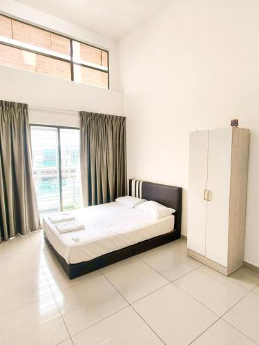 Ulu Tiram House | Big Homestay 7Beds 4Rooms & 4Baths Gated Guarded Landed 2 Storey House