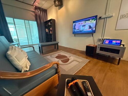 Taman Teh Teng Seng House | Bondfire Ipoh Bercham Karaoke & Homestay 5pax