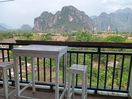 Vang Vieng Hotel | Bountang Riverside Hotel