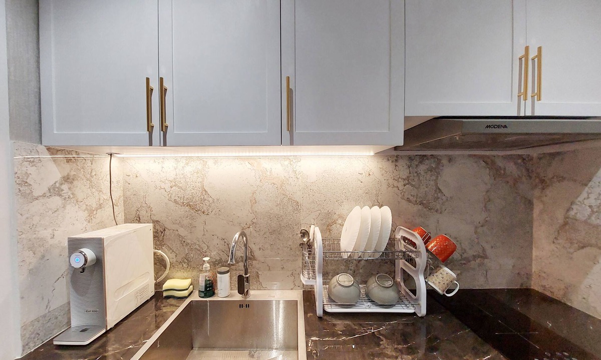 Kesawan Apartment | Brand New and Nice 2BR Apartment at The Reiz Condominium Medan By Travelio.