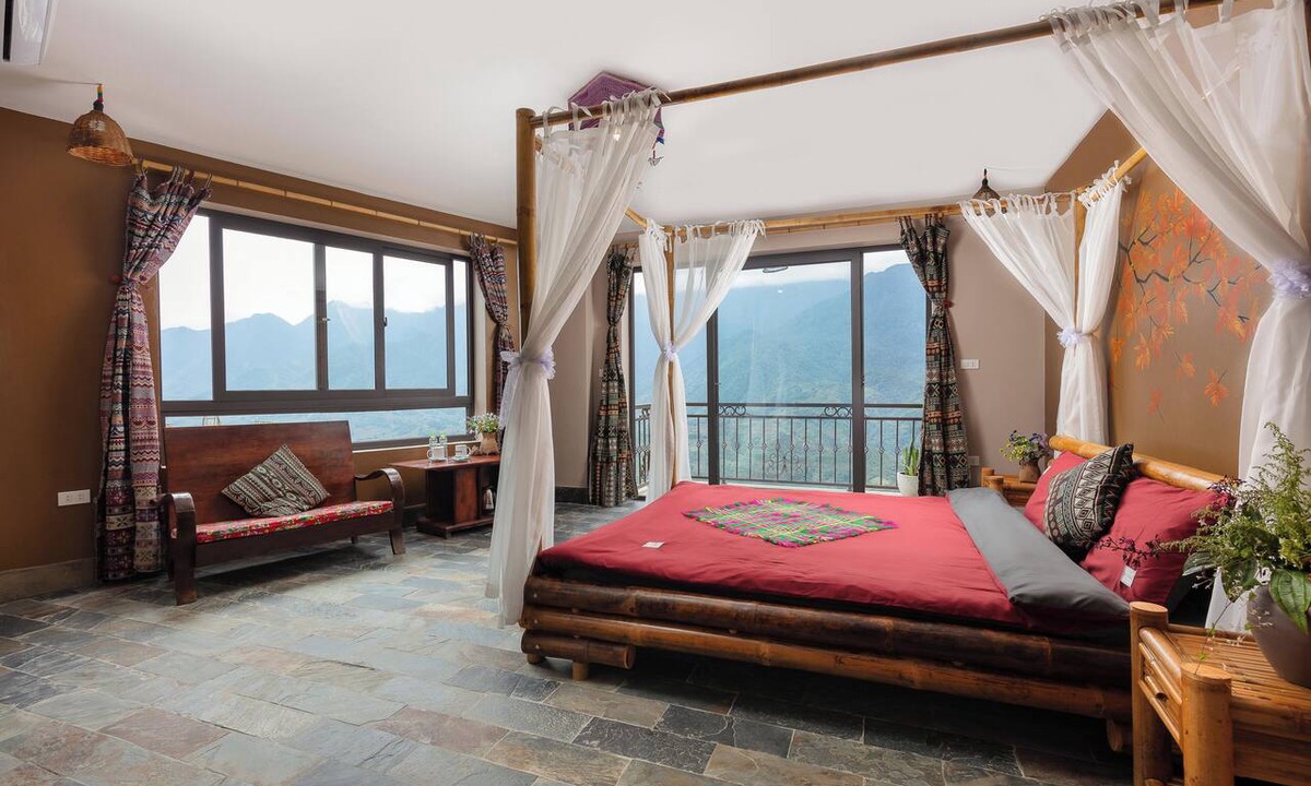 Sa Pa House | Breathtaking Mountain View & Balcony | King Bed