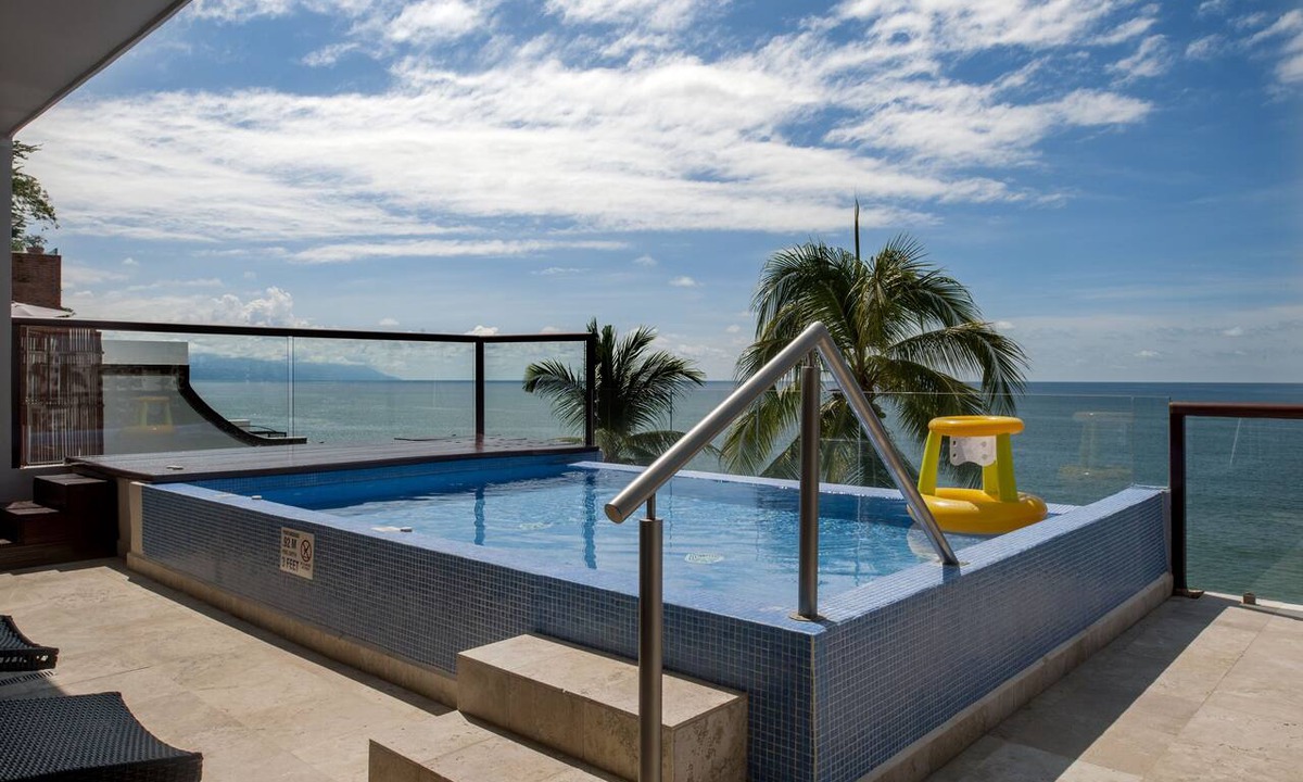 Amapas Condo | Breathtaking views over los muertos beach, Sky Suite C