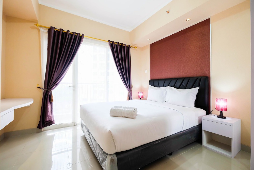 Cikarang Hotel | Bright and Stylish 1Br the Oasis Apartment Cikarang