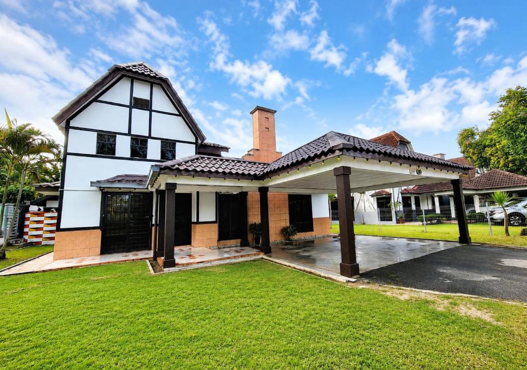 Alor Gajah House | Bucketland Villa 4 Alor Gajah Melaka - Private Pool & Karaoke