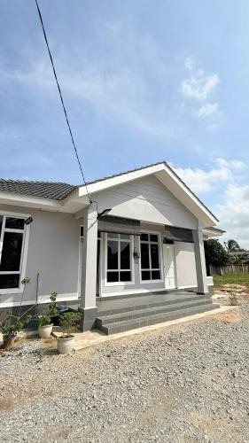 Kampung Raya Rawa House | Camellia Homestay