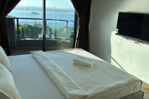 Gelang Patah Apartment | Carnelian Tower Hotel at ForestCity 4114 with WIFI