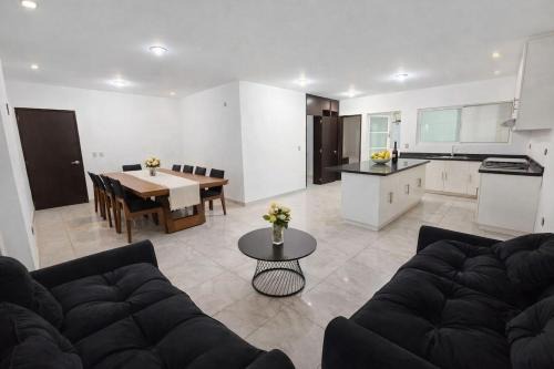 San Juan del Rio Apartment | Casa amplia 3 recamaras con asador ideal para grupos