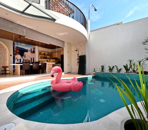 Padalarang House | Casa de Jingga - KBP with Aesthetic Pool, Fun for Family & Friends, Near Whoosh High Speed Train