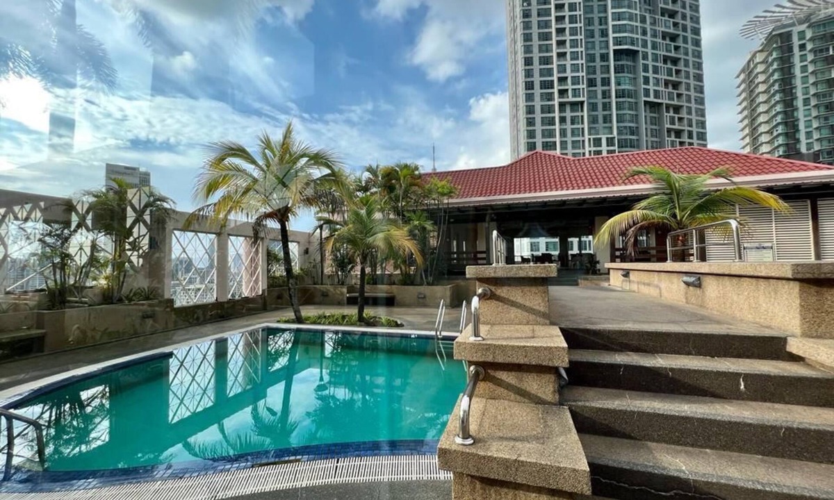 Bukit Bintang Apartment | Casa Mutiara Apartments in Bukit Bintang by Moonlight