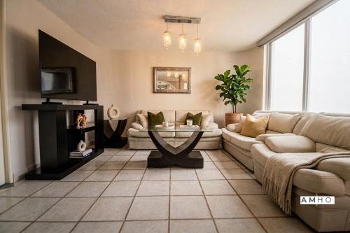Morelia House | Casa Remodelada, cerca Centro, CU ,Walmart y Cine