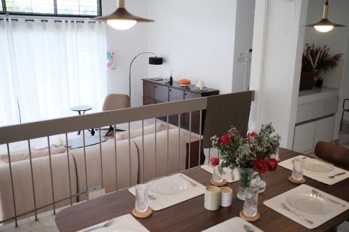 Taman Lapangan Terbang House | Cavendish Bright Modern Home Near Ipoh Center