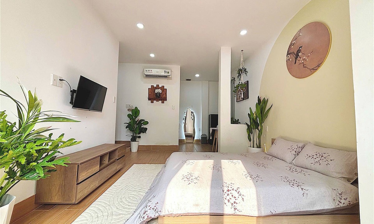 District 3 Apartment | Central Saigon | 2BR Apt - 10 mins to Bui Vien Walking Street