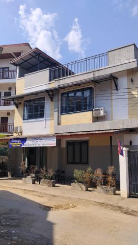 Vang Vieng Hotel | ChanthaSouk Vang Vieng Entire Villa