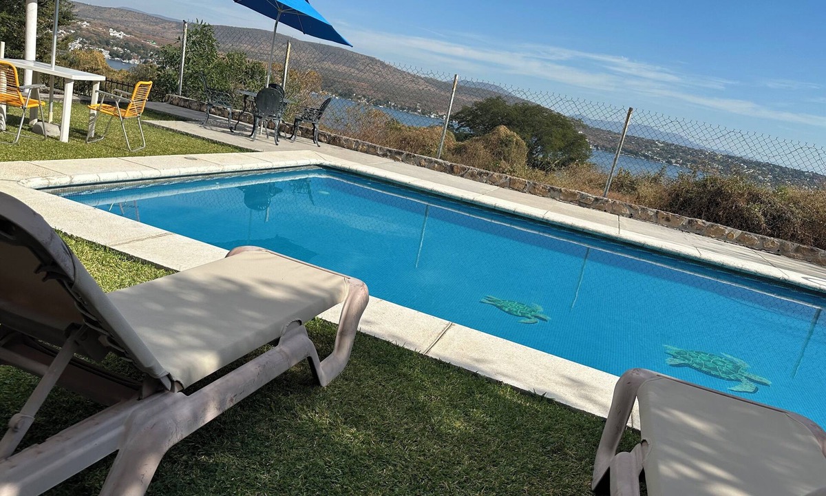 Tequesquitengo House | Charming 2-bedroom cottage with WiFi, AC in tranquil Tequesquitengo