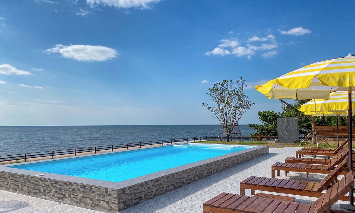Khlong Yai Hotel | Charome Resort