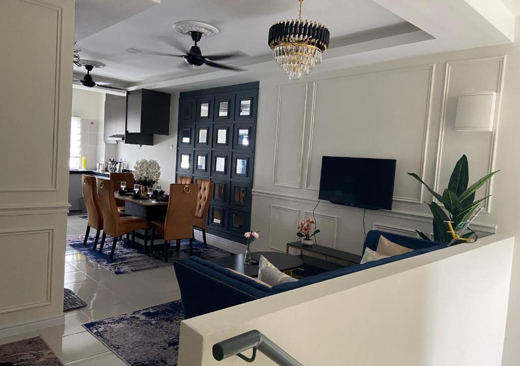 Kampung Rawa Apartment | Cheerfull3 bedroom townhouse Terrace