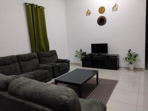 Kampung Songsang House | Cik Mawar Homestay
