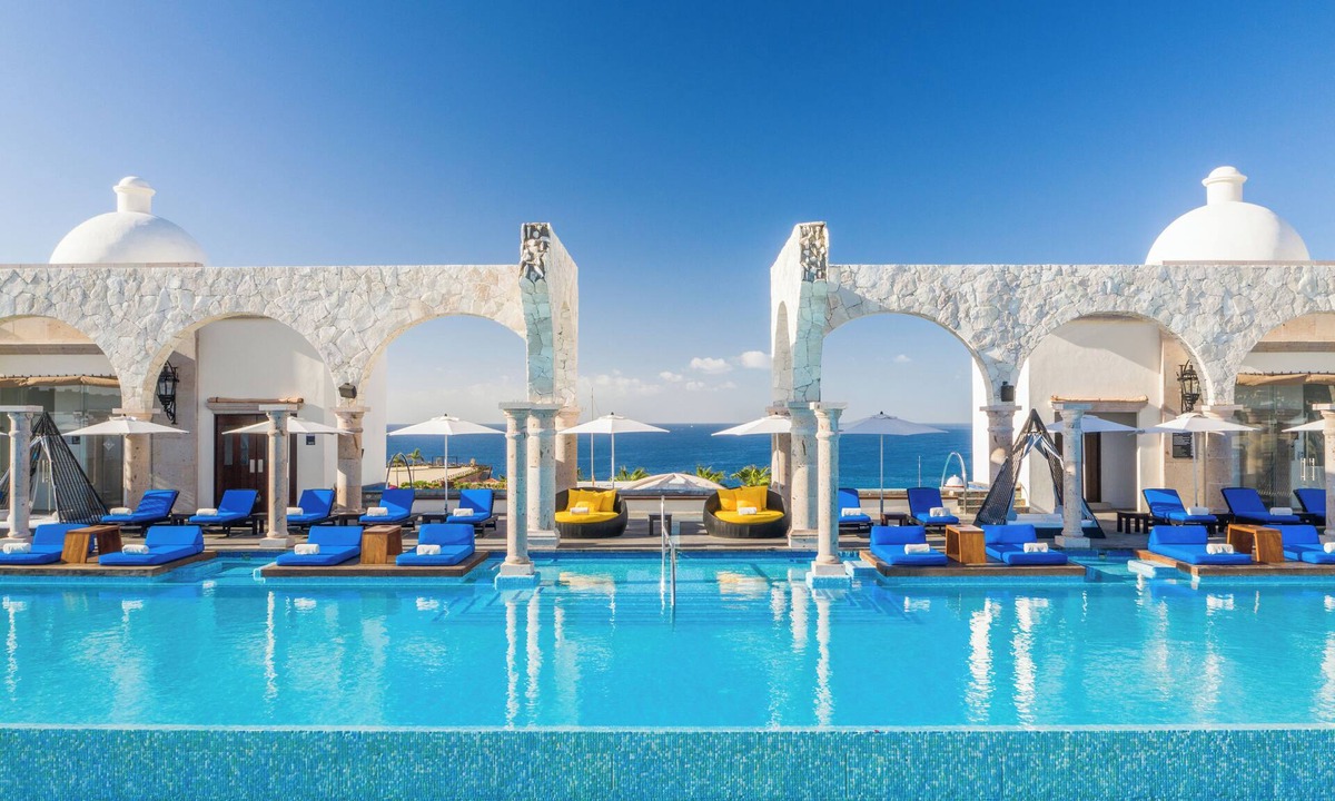 El Tezal Hotel | cliff top luxury 2 bedroom suite with sunrise ocean view in 5 star resort KR