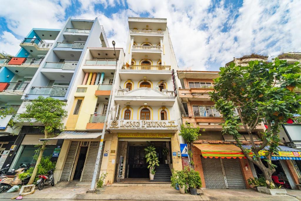 District 6 Hotel | Collection O Long Phung Hotel