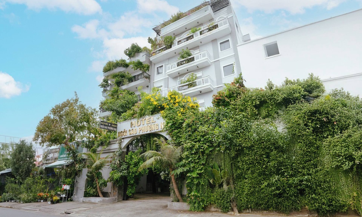 District 12 Hotel | Collection O Southern Star Hotel